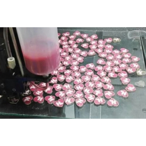 五金商標(biāo)任意擺放點(diǎn)膠